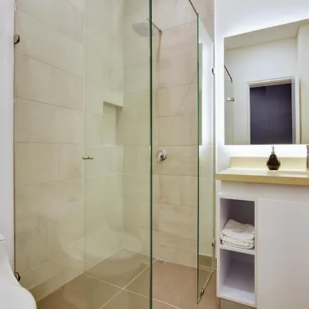Granada Executive Suites Cali Room photo